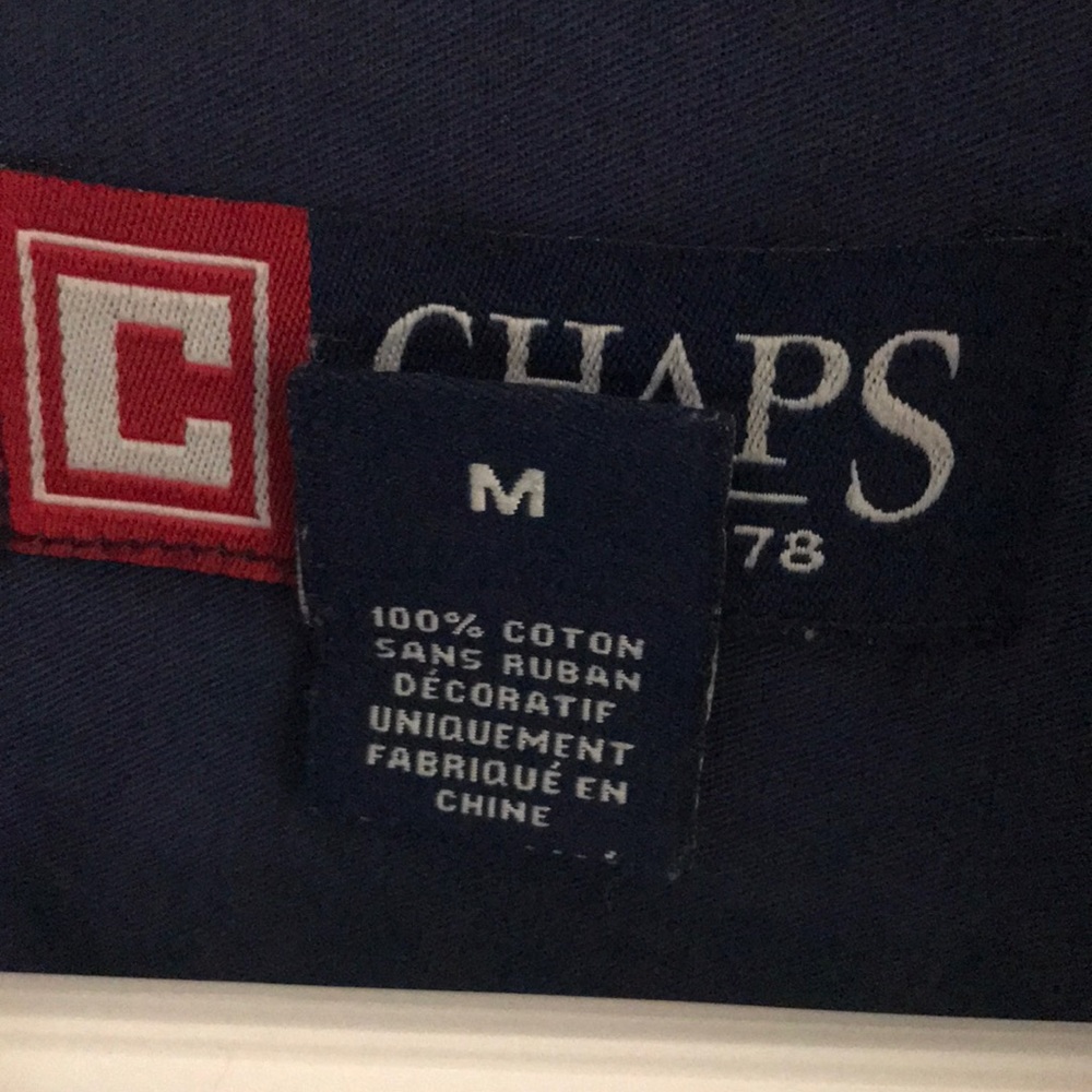 Button down - Picture 3 of 3
